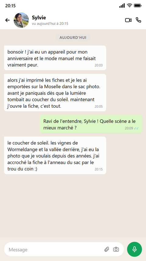 Quelqu'un a imprimé les fiches et les a emportées en voyage dans le sac photo
